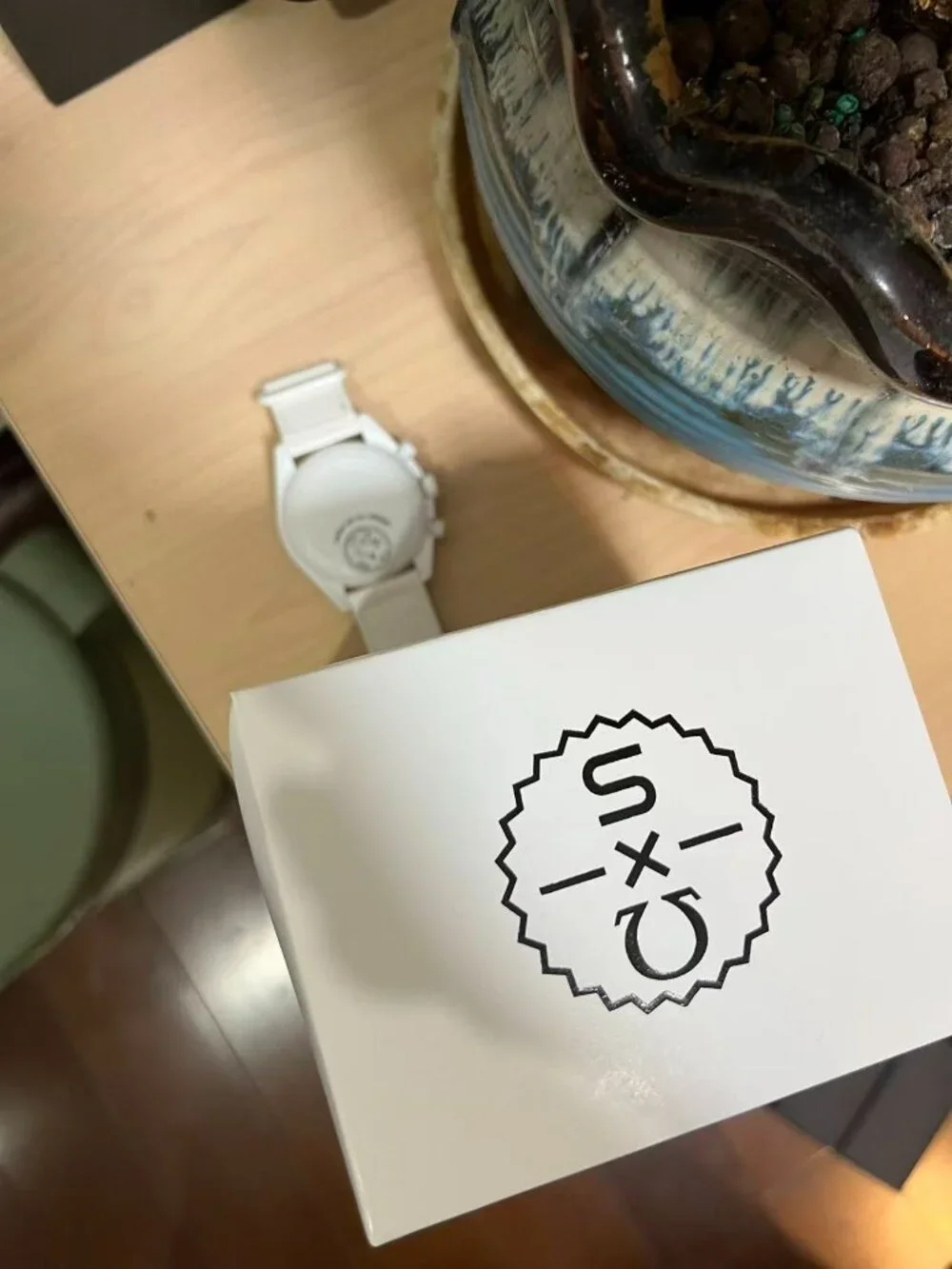 Swatch Omega Bioceramic Moonswatch Mission To Moonphase Snoopy White